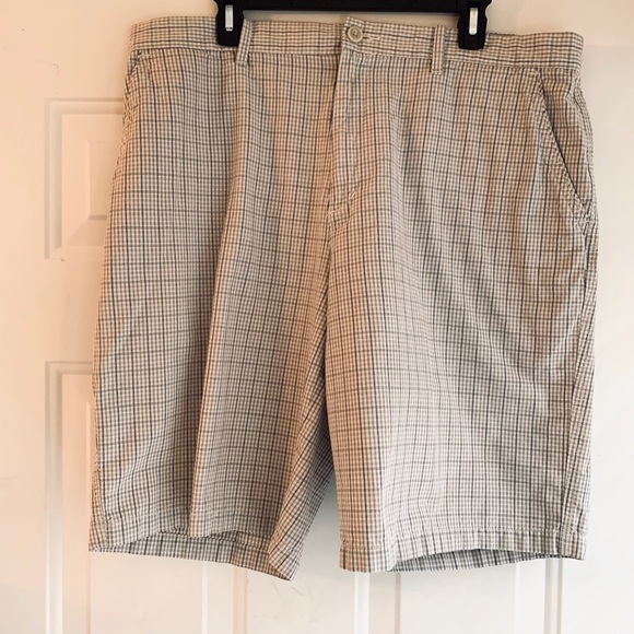Perry Ellis men's checkered short sz: 38 - Picture 2 of 6